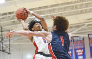 No. 1 Morgantown boys' basketball team downs No. 2 Parkersburg South in battle of in-state bests